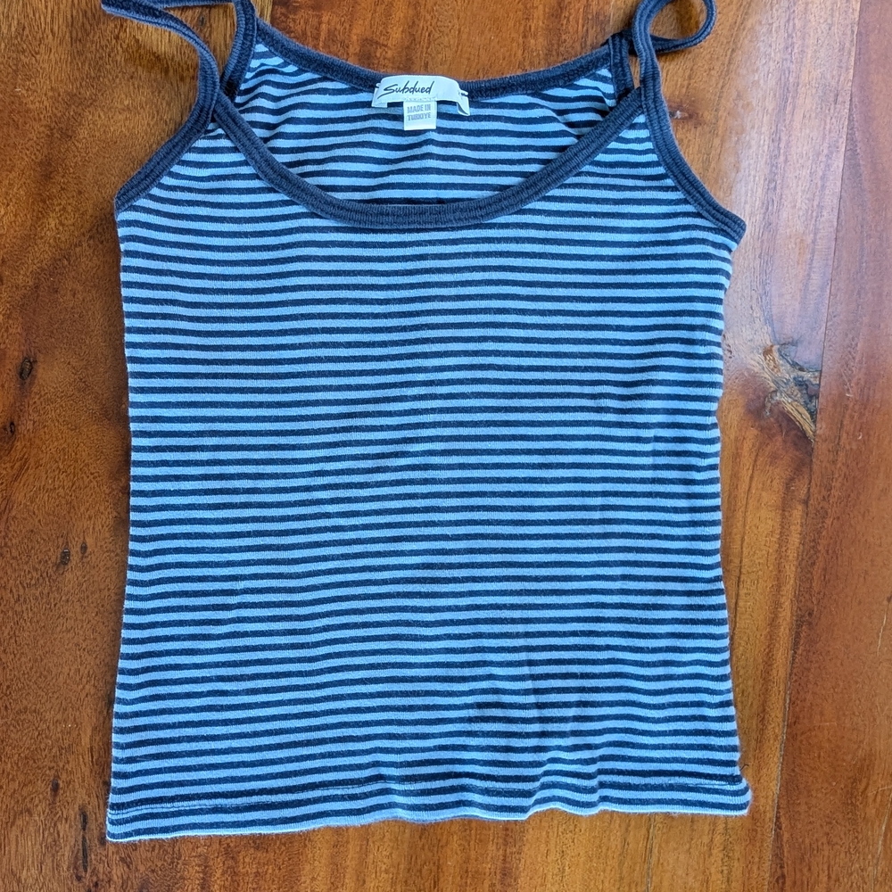 Subdued Stylish Striped Girls Top XS